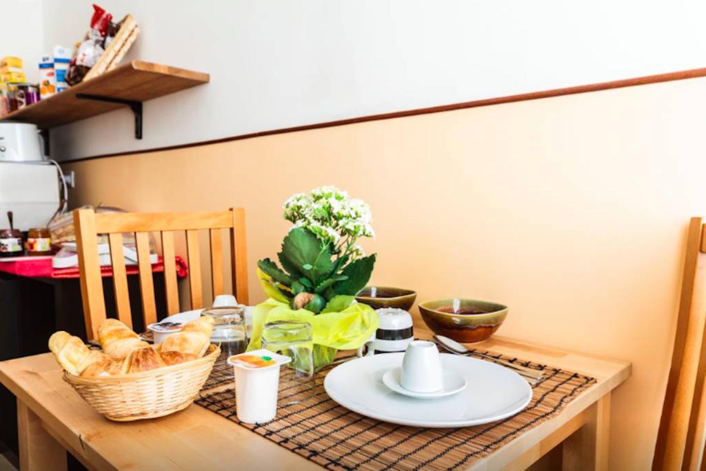 Eat&Sleep Bed and Breakfast Rom Exteriör bild